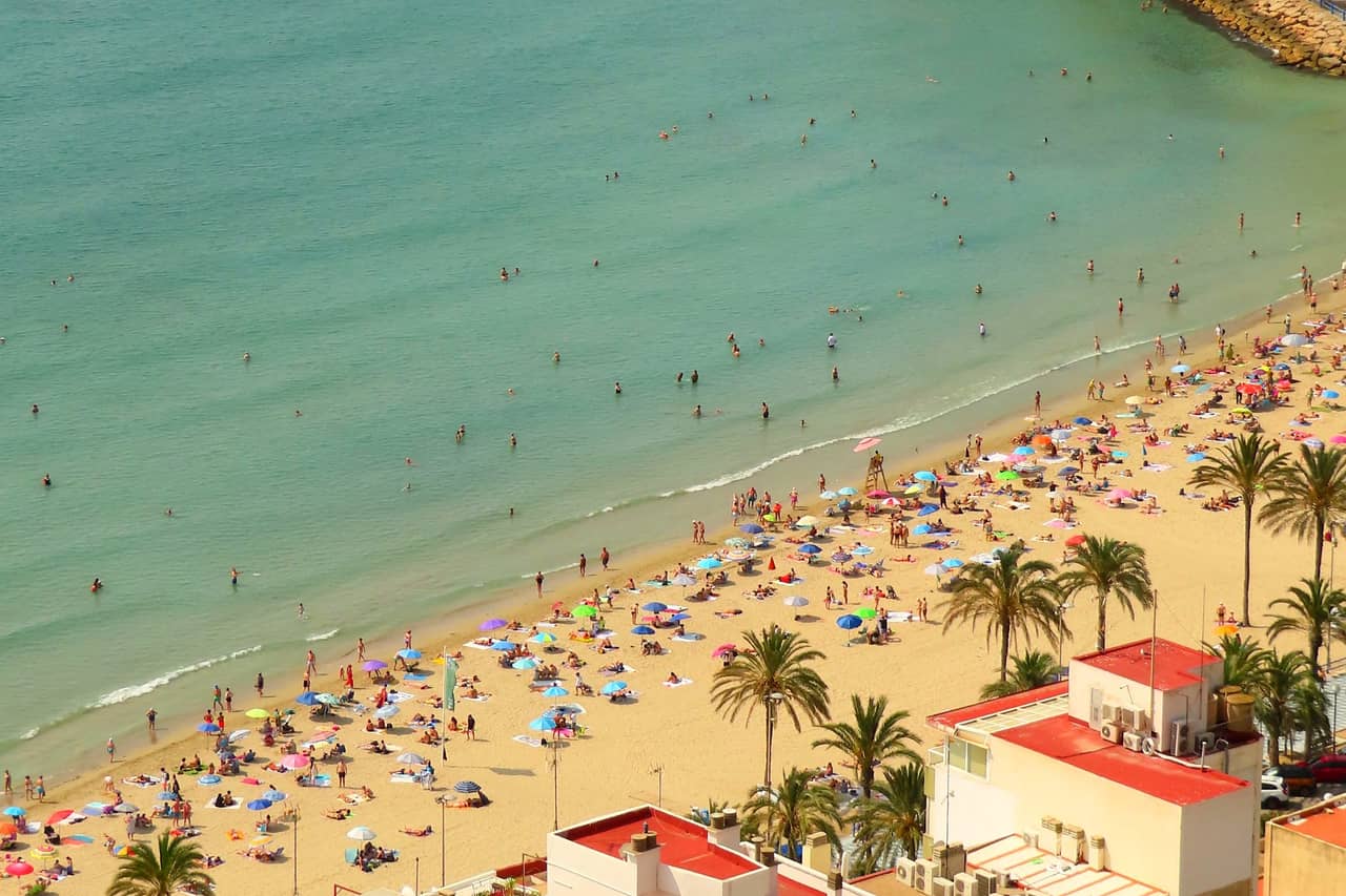 Plaża Postiguet z lotu ptaka