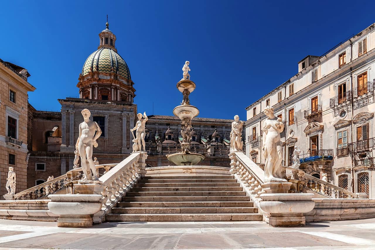 Piazza Pretoria z fontanną